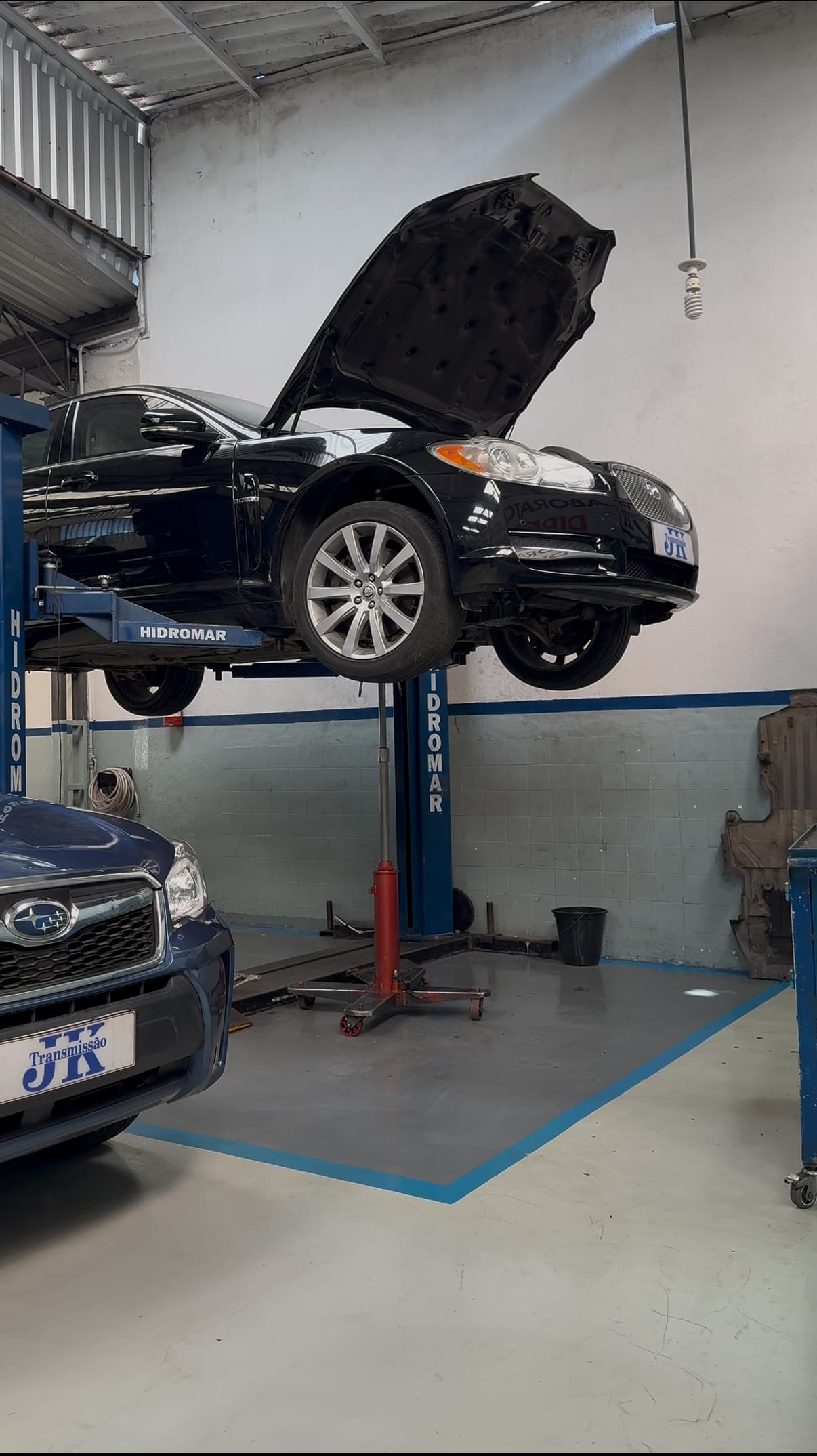 Troca de óleo do câmbio automático Jaguar na JK Transmissão